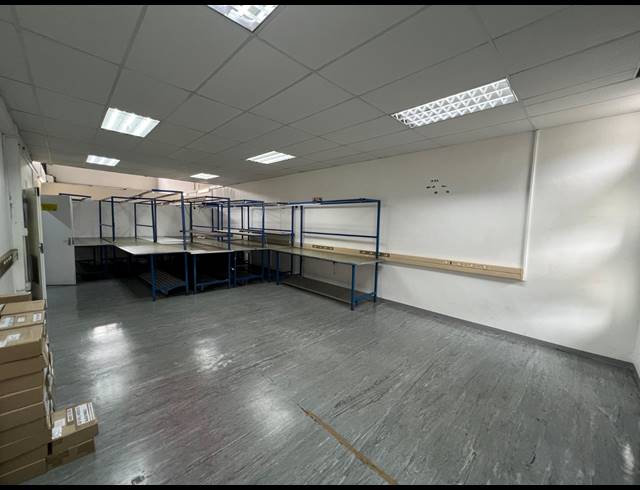 449M² WAREHOUSE TO LET IN STRIJDOMPARK